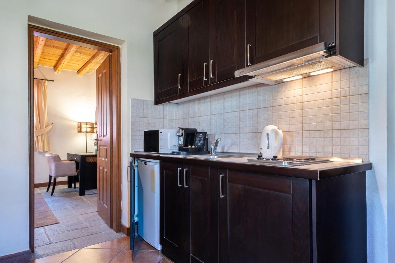 Lively Lofts By The Varos Residences Exterior photo